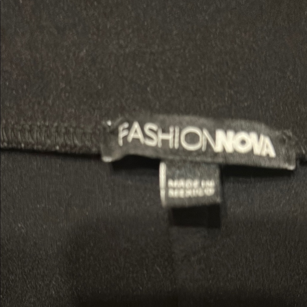 Fashion Nova Black Cropped Pants - Picture 7 of 12
